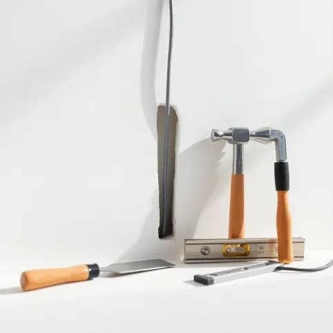 Jak wkuc kabel w ścianie